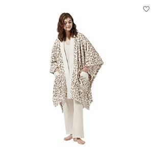 Sleep Philosophy True North Plush Wearable Throw Wrap SNOW LEOPARD O/S BNWT SO